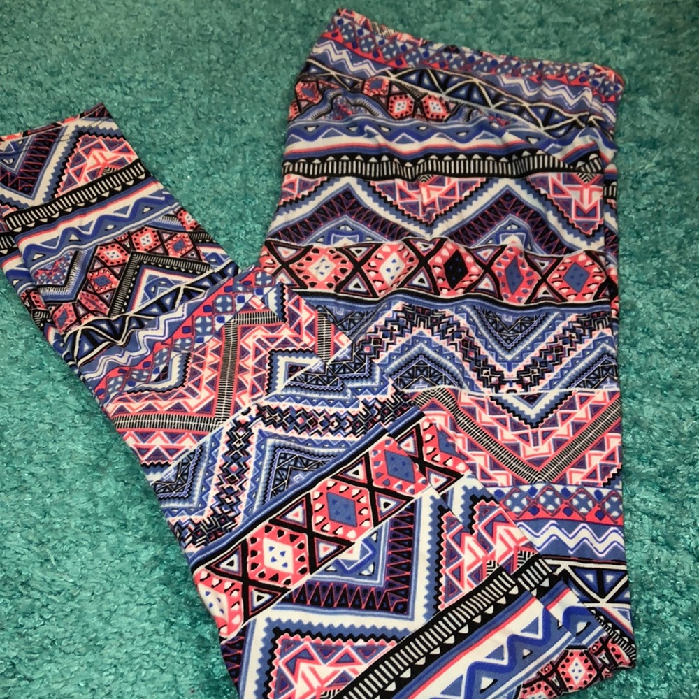 LulaRoe Tall and Curvy leggings